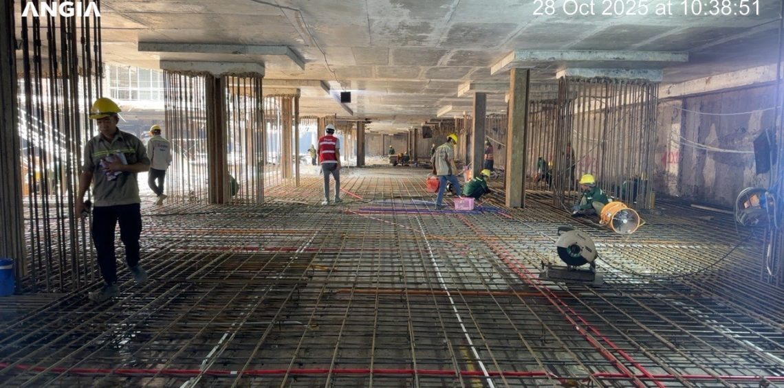 Thi công cốt thép & ống chờ mep sàn hầm b2